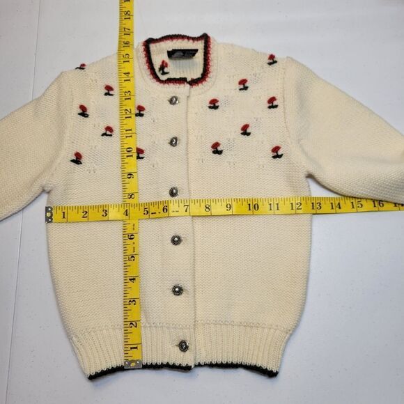 Giesswein Vintage Austria Wool Cream Cardigan with Red Green Floral Embroidery - Picture 10 of 11